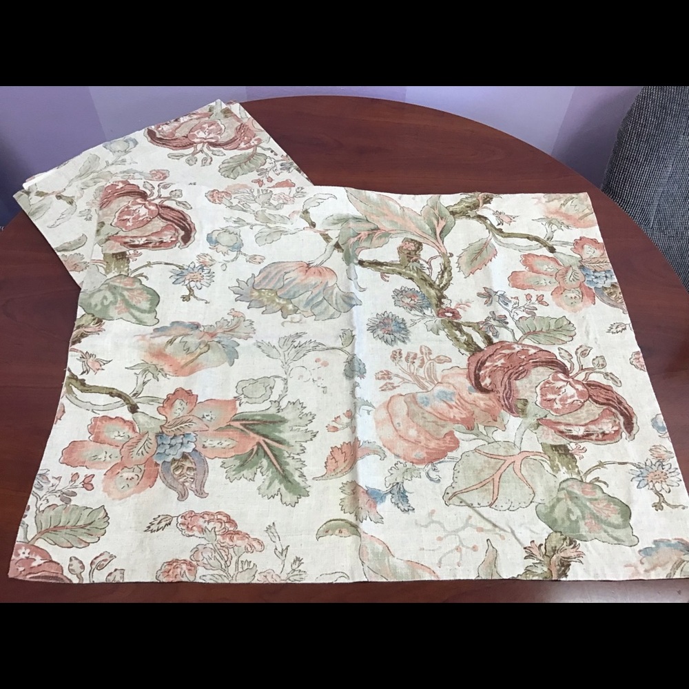 2 POTTERY BARN Grace Pillow Queen Shams